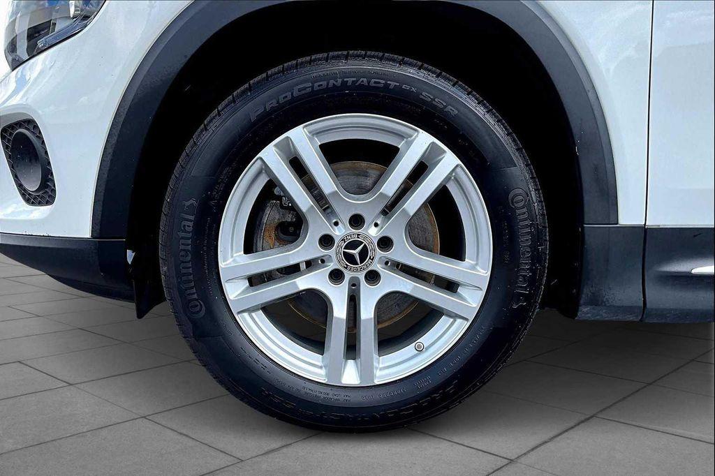 used 2022 Mercedes-Benz GLB 250 car, priced at $28,598
