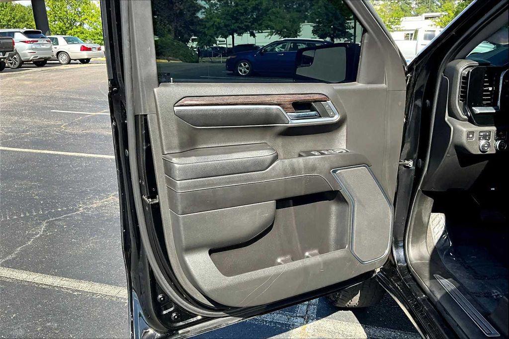 used 2022 GMC Sierra 1500 car, priced at $39,098