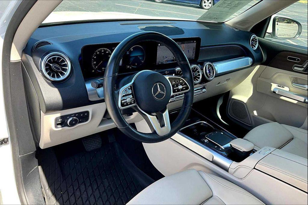 used 2025 Mercedes-Benz GLA 250 car, priced at $46,298