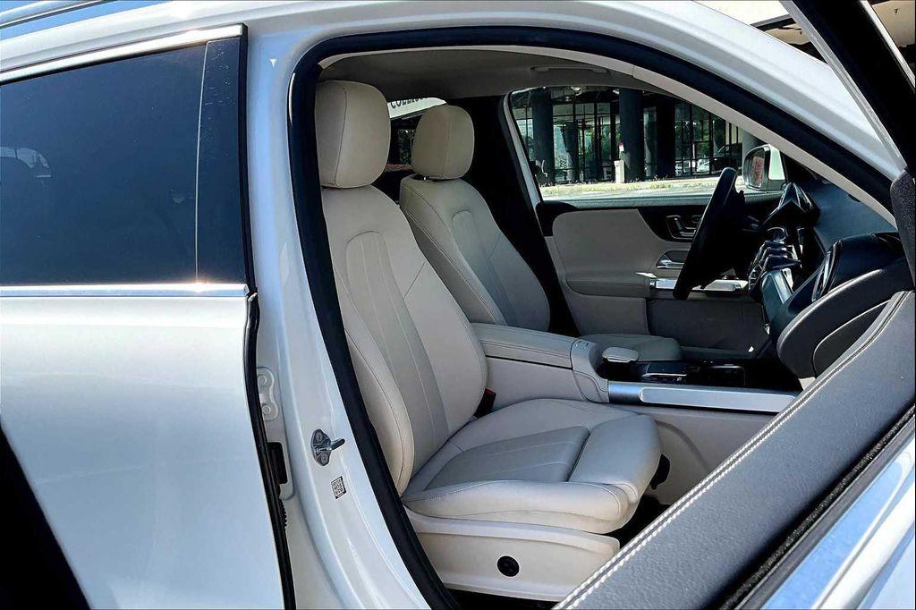 used 2025 Mercedes-Benz GLA 250 car, priced at $46,298