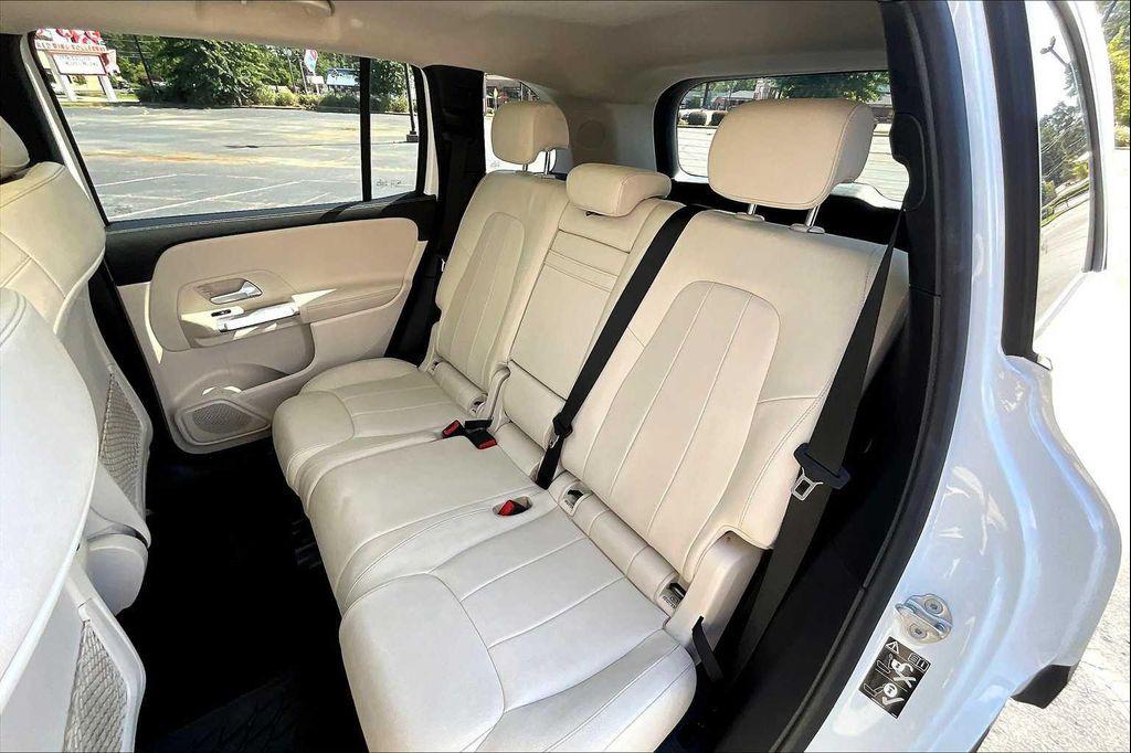 used 2025 Mercedes-Benz GLA 250 car, priced at $46,298