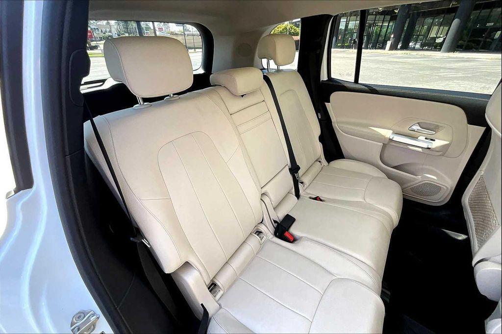 used 2025 Mercedes-Benz GLA 250 car, priced at $46,298
