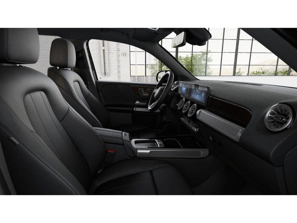 new 2025 Mercedes-Benz GLB 250 car, priced at $48,670