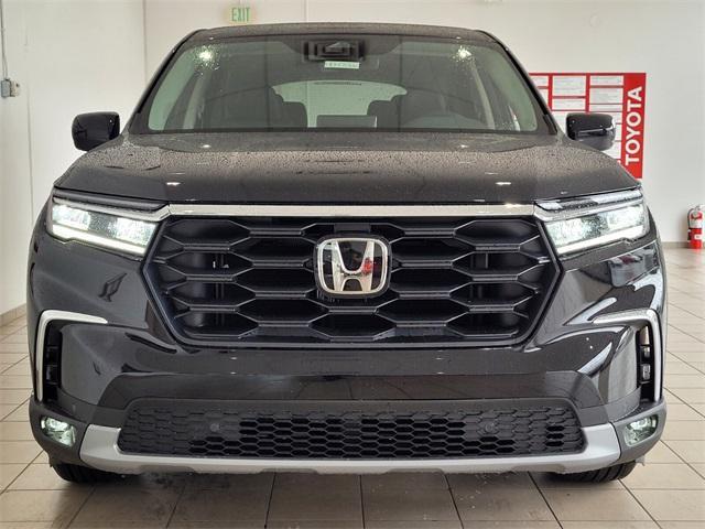 new 2024 Honda Pilot car, priced at $45,895