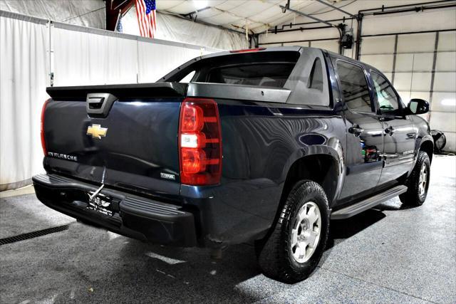 used 2008 Chevrolet Avalanche car, priced at $6,999