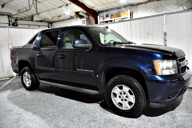 used 2008 Chevrolet Avalanche car, priced at $6,999