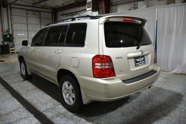 used 2002 Toyota Highlander car, priced at $3,990