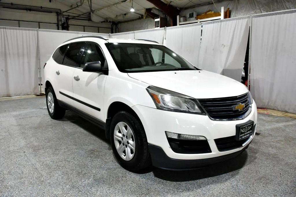 used 2015 Chevrolet Traverse car, priced at $5,990