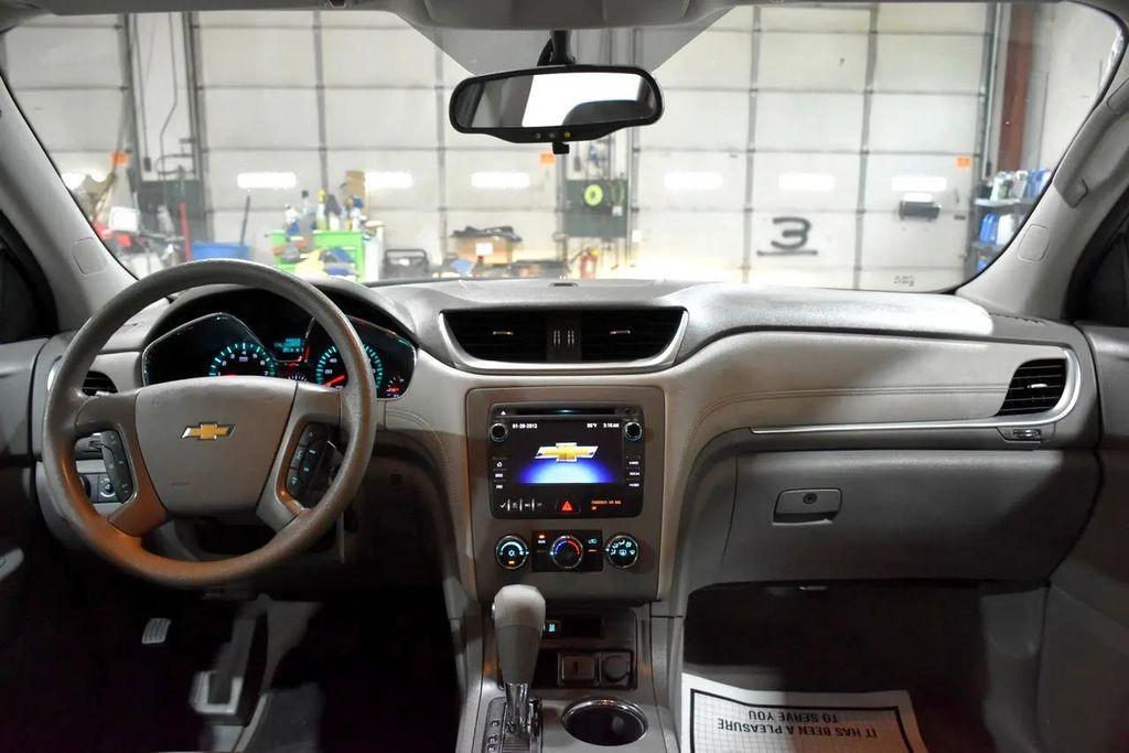 used 2015 Chevrolet Traverse car, priced at $5,990