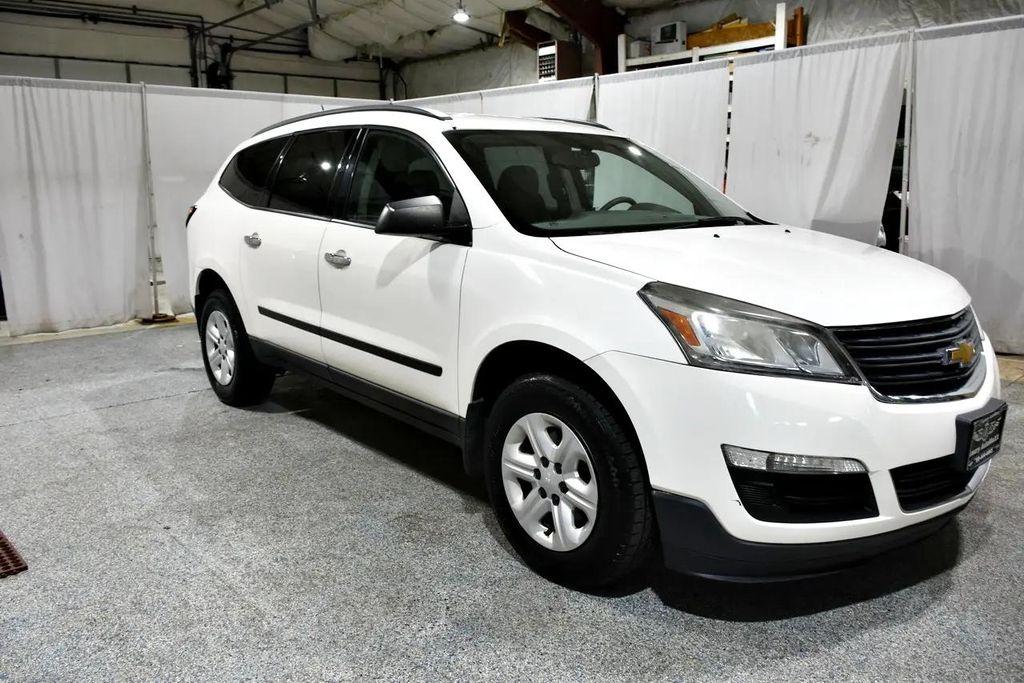 used 2015 Chevrolet Traverse car, priced at $5,990