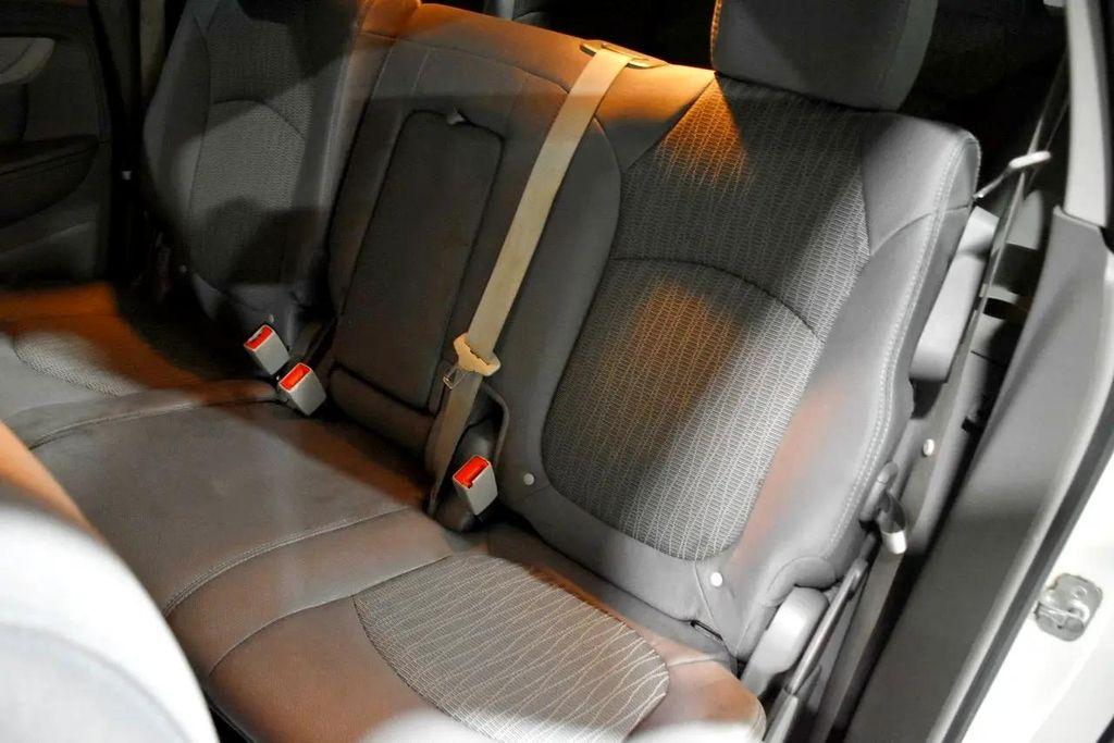 used 2015 Chevrolet Traverse car, priced at $5,990