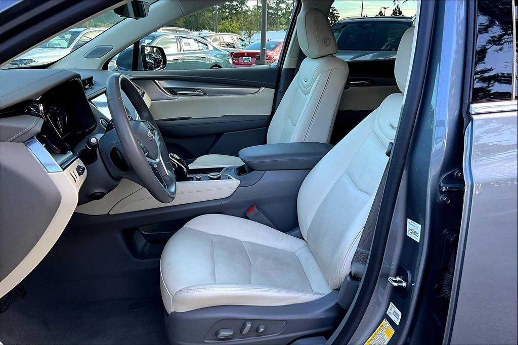 used 2021 Cadillac XT5 car, priced at $29,500