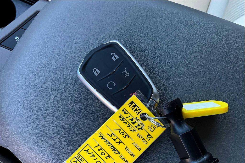 used 2021 Cadillac XT5 car, priced at $29,500