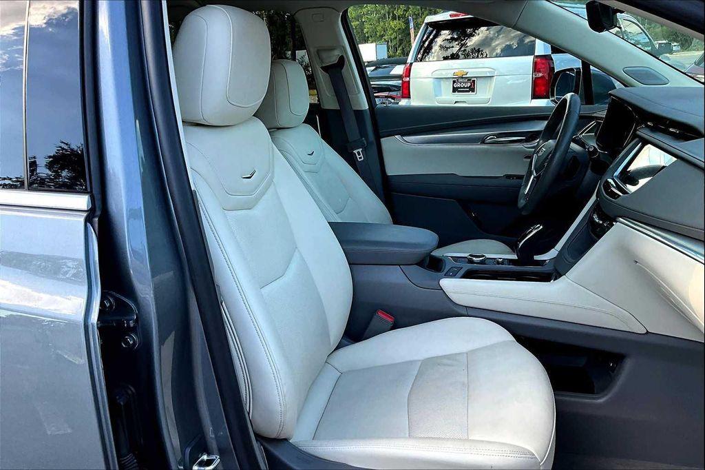 used 2021 Cadillac XT5 car, priced at $29,500