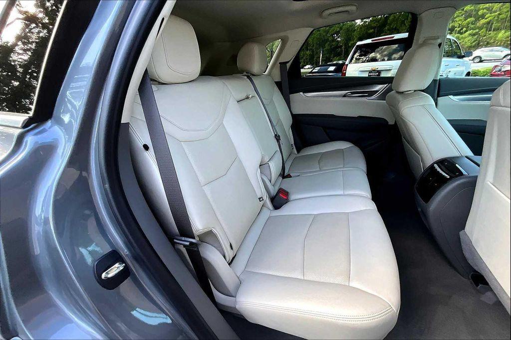 used 2021 Cadillac XT5 car, priced at $29,500