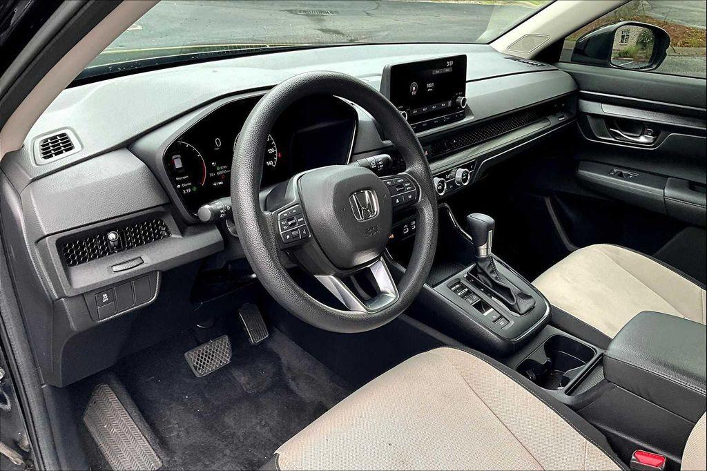 used 2023 Honda CR-V car, priced at $30,800