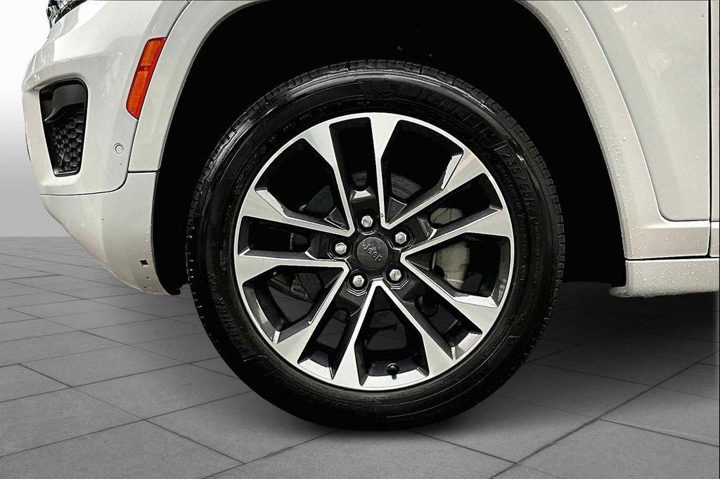 used 2022 Jeep Grand Cherokee car, priced at $27,300