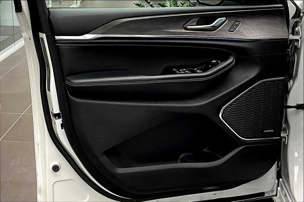 used 2022 Jeep Grand Cherokee car, priced at $27,300