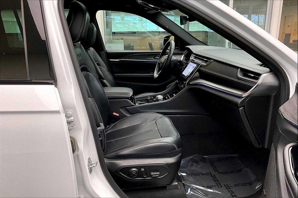 used 2022 Jeep Grand Cherokee car, priced at $27,300