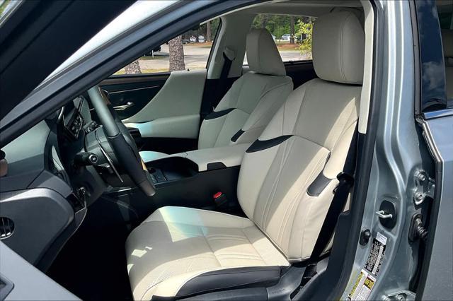 used 2025 Lexus ES 350 car, priced at $49,400