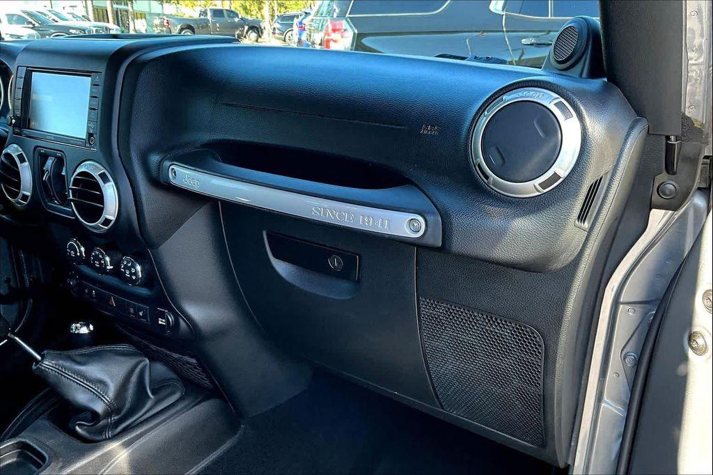 used 2014 Jeep Wrangler Unlimited car, priced at $19,900