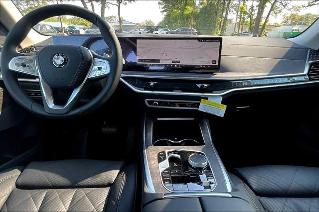 new 2025 BMW X7 car, priced at $93,060