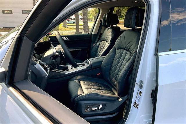 new 2025 BMW X7 car, priced at $93,060