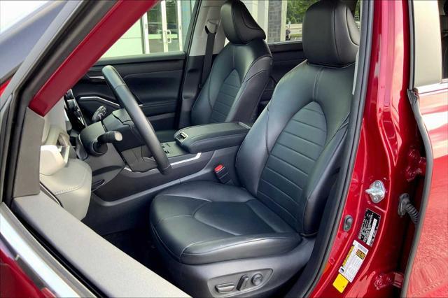 used 2023 Toyota Highlander car, priced at $37,900