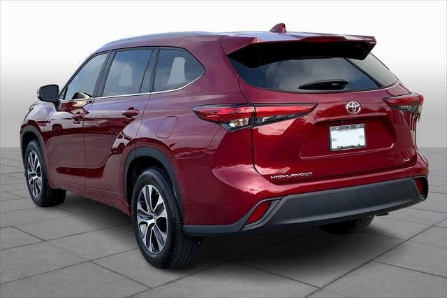used 2023 Toyota Highlander car, priced at $37,900