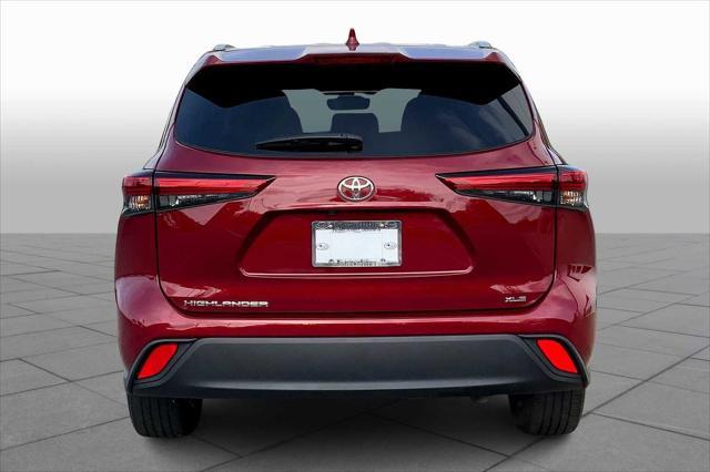 used 2023 Toyota Highlander car, priced at $37,900