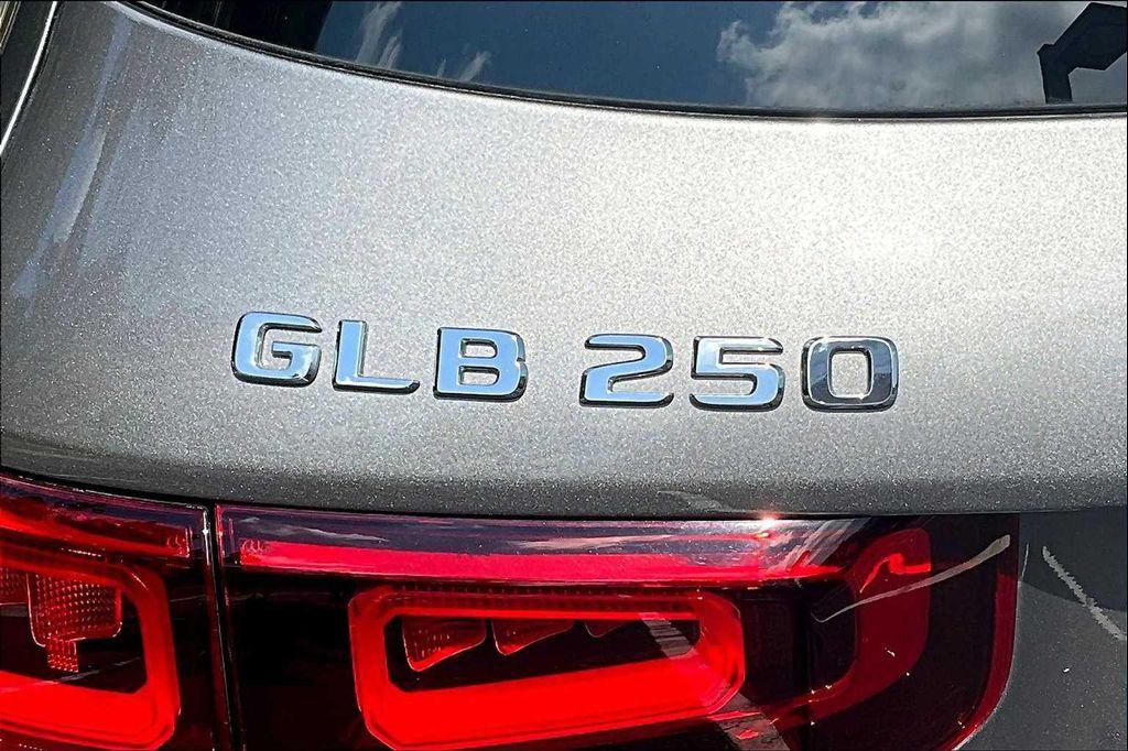 used 2021 Mercedes-Benz GLB 250 car, priced at $29,700