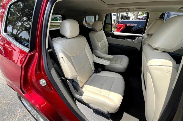 used 2024 Cadillac XT6 car, priced at $42,800