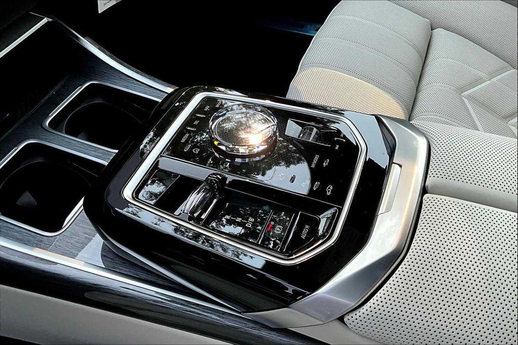 new 2025 BMW i7 car, priced at $116,125