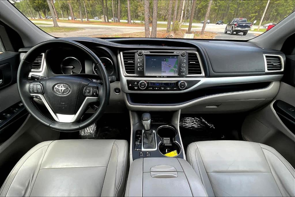 used 2016 Toyota Highlander car, priced at $18,900