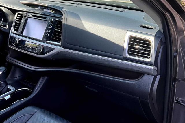 used 2019 Toyota Highlander car, priced at $31,400
