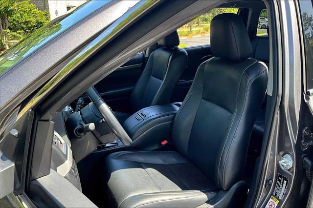 used 2019 Toyota Highlander car, priced at $31,400