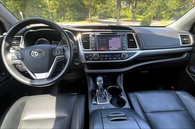 used 2019 Toyota Highlander car, priced at $31,400