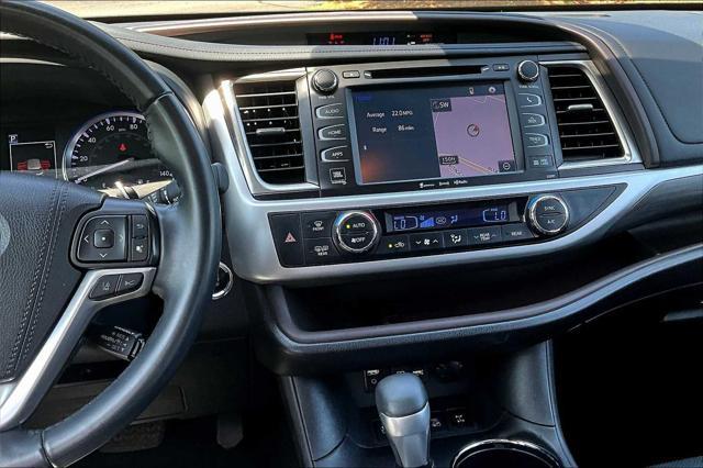 used 2019 Toyota Highlander car, priced at $31,400