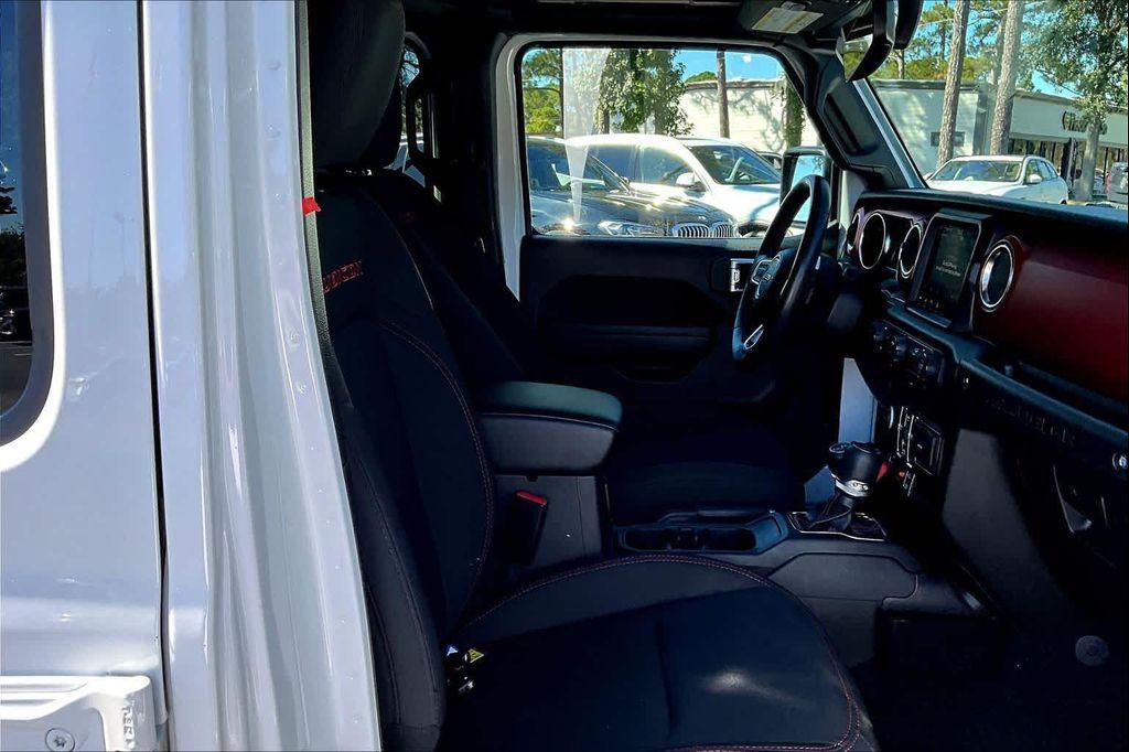 used 2022 Jeep Wrangler Unlimited car, priced at $36,700