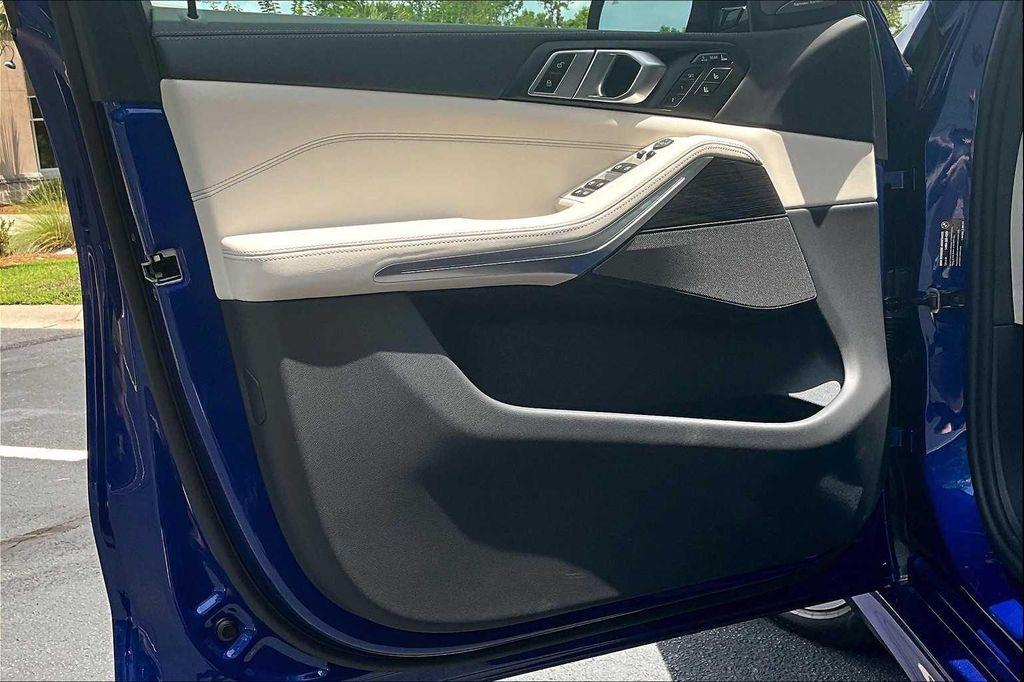 new 2026 BMW X7 car, priced at $119,575
