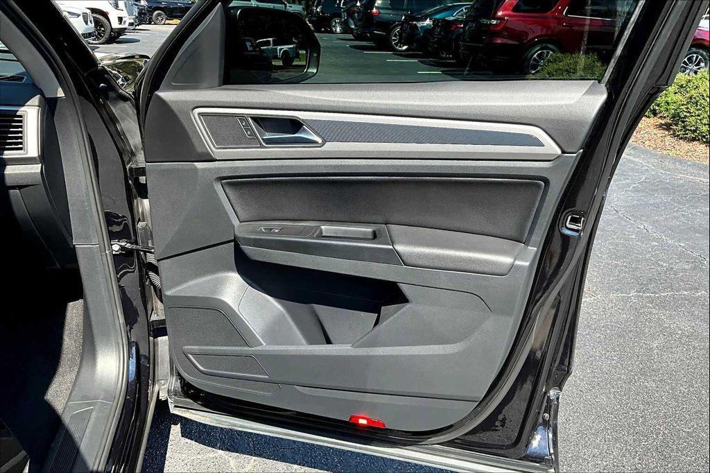 used 2021 Volkswagen Atlas car, priced at $25,900