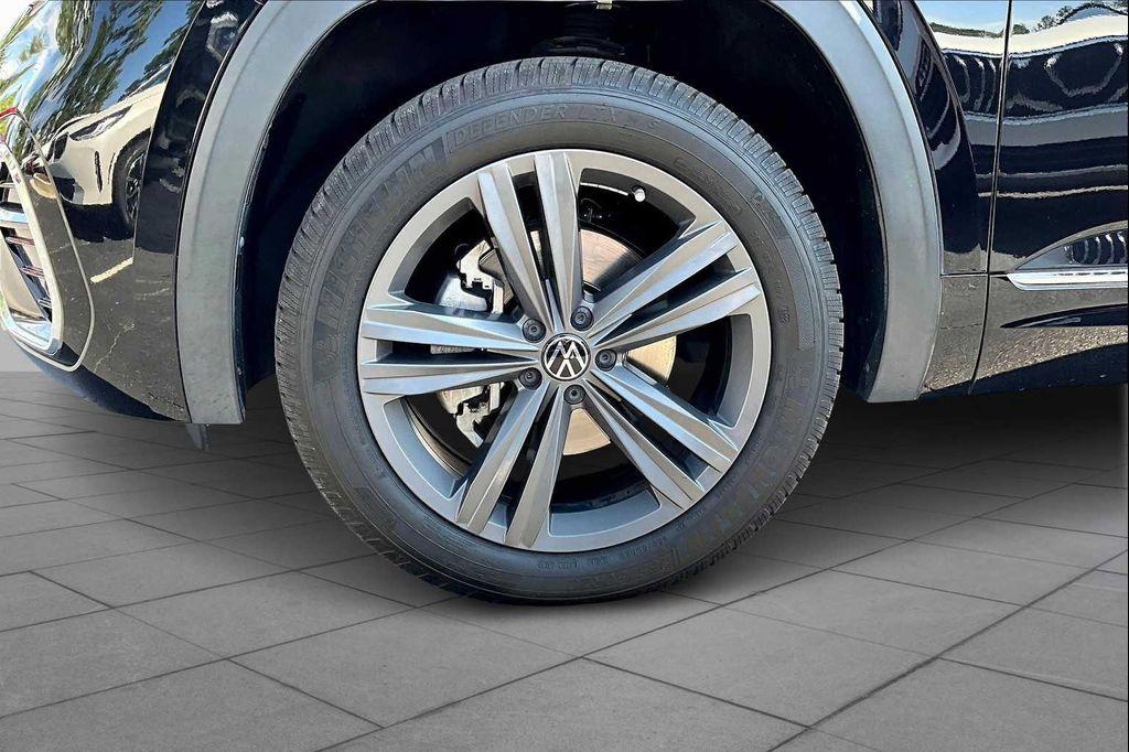 used 2021 Volkswagen Atlas car, priced at $25,900