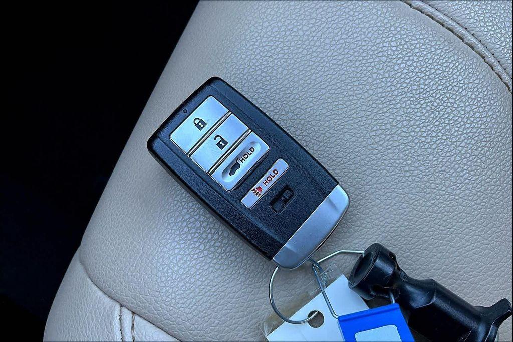 used 2020 Acura RDX car, priced at $21,900