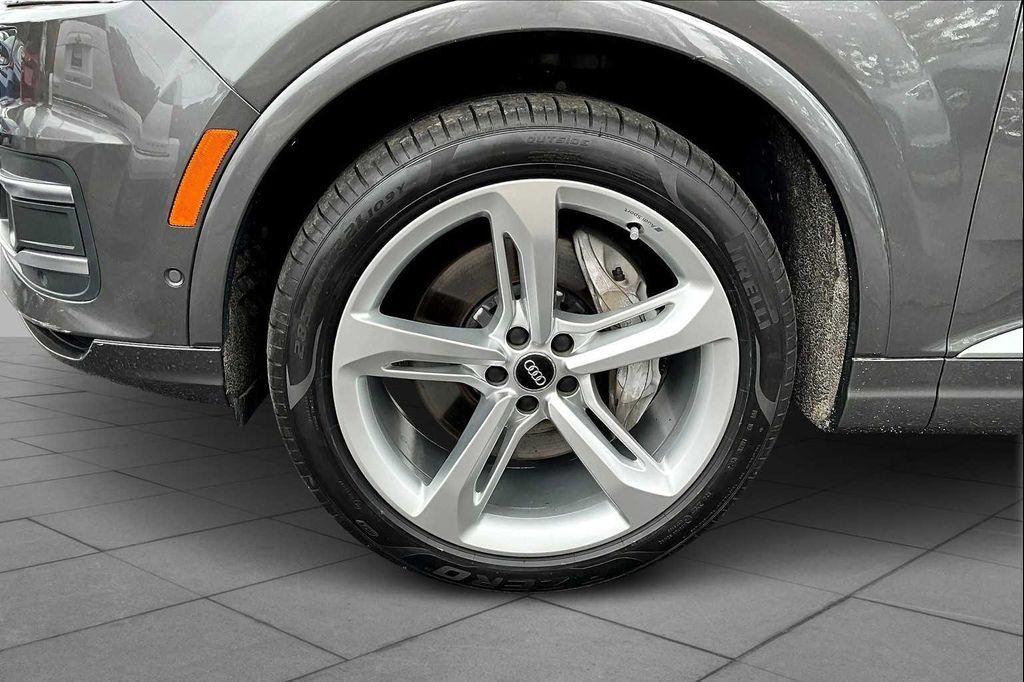 used 2019 Audi Q7 car, priced at $24,500