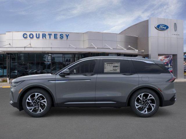 new 2025 Lincoln Nautilus car, priced at $62,665