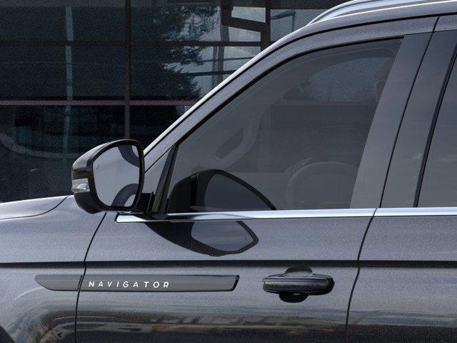 new 2025 Lincoln Navigator car, priced at $119,435