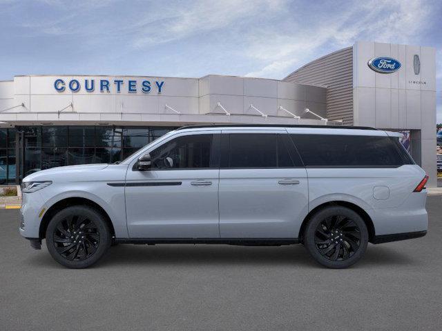 new 2025 Lincoln Navigator car, priced at $110,075