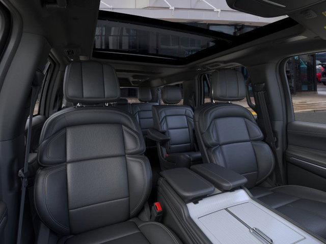 new 2025 Lincoln Navigator car, priced at $110,075