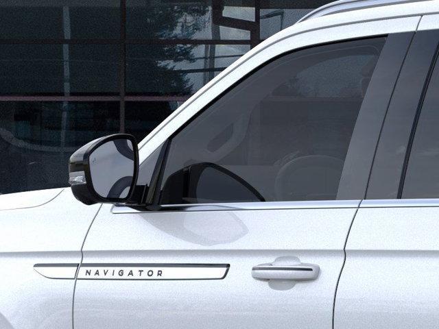 new 2025 Lincoln Navigator car, priced at $103,185