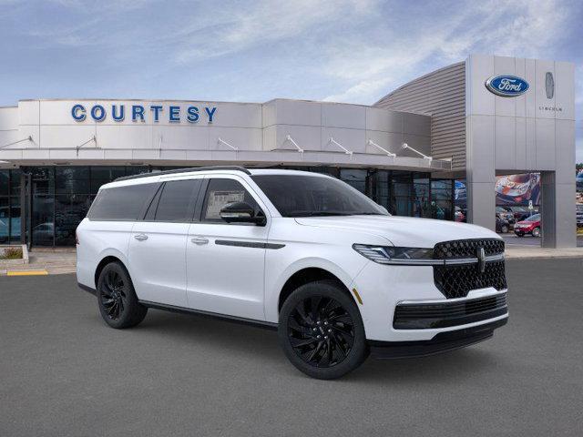 new 2025 Lincoln Navigator car, priced at $113,175